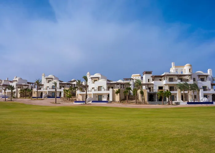Üdülőközpont Ancient Sands Golf And Residences 5*